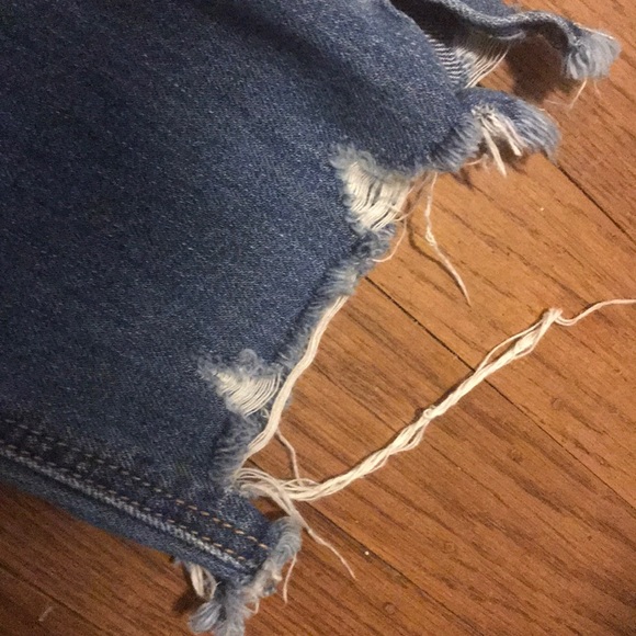 American Eagle Distressed Mom Jeans - Picture 3 of 8
